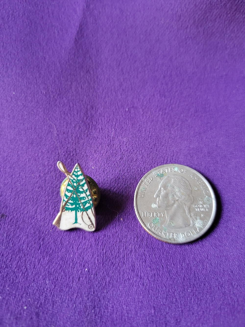 Green Tree Enamel Pin Lapel Pin - Fishing Hunting Vintage